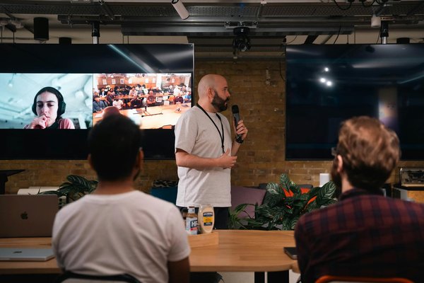 How can UK marketers utilize edge computing for faster analytics?